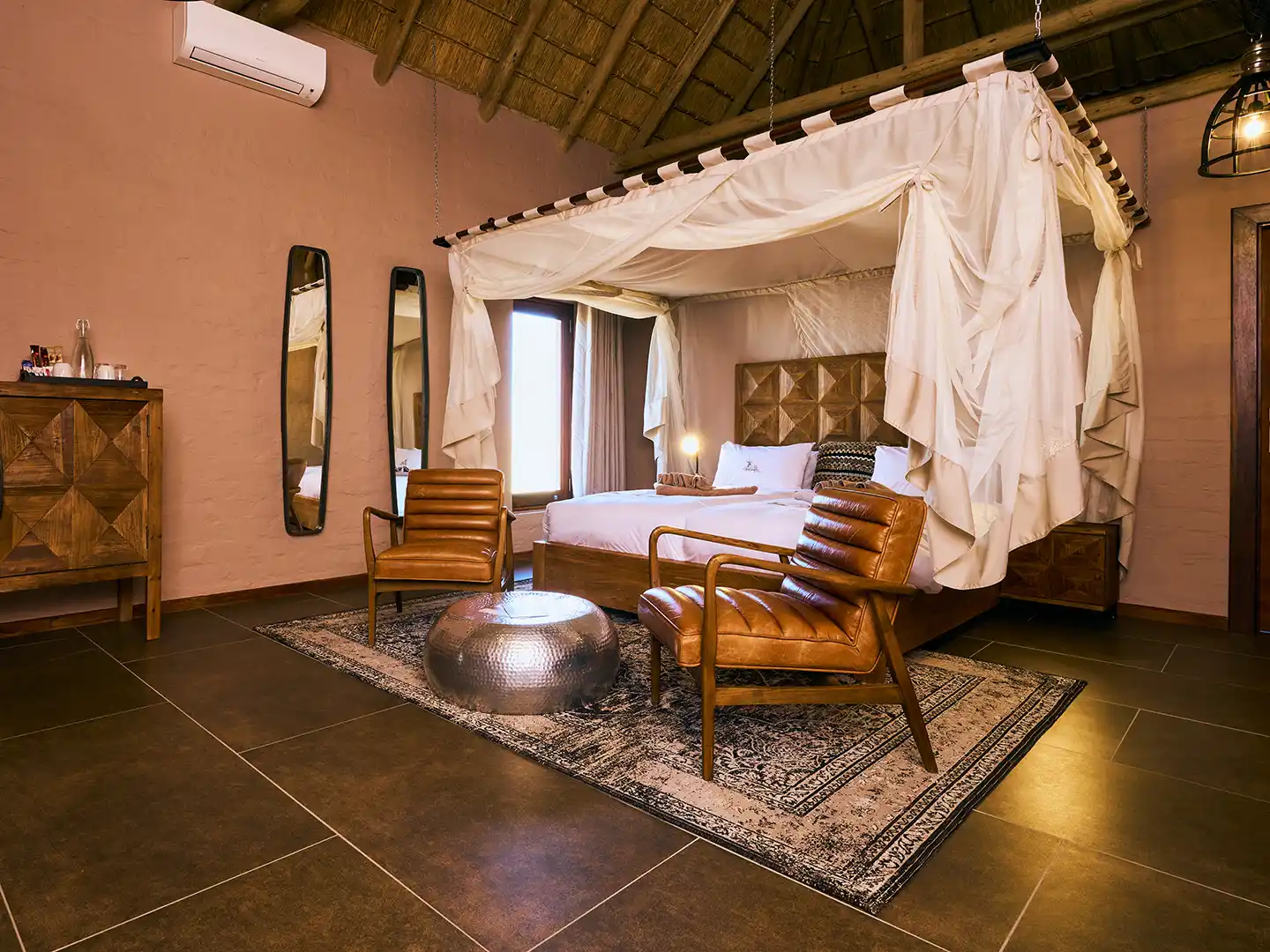 138-ondili-Desert Homestead_familiy-suite-01_md