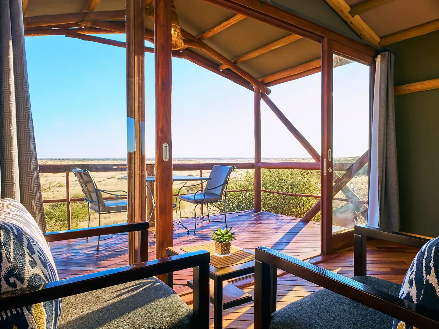 275 Ondili Teufelskrallen Lodge_md